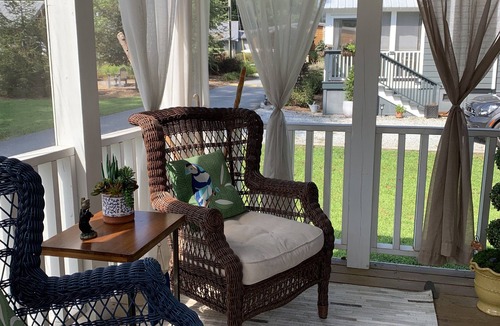Flat Rock Cottage | Peaceful Tiny Home at the Simple Life Village, Pool, Fitness Center