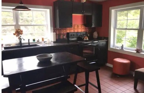 Berkeley Springs Cottage | Peaceful Waterfall House - 2 bedroom hidden treasure