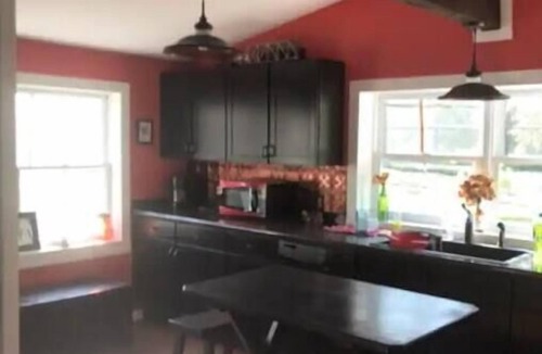 Berkeley Springs Cottage | Peaceful Waterfall House - 2 bedroom hidden treasure