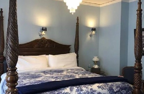 Pendleton Bed & Breakfast | Pendleton House Historic Inn and B&B