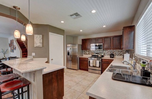 Silverado Ranch House | PERCEVAL · Charming-Spacious PrivateHome Fab Yard w/Jacuzzi