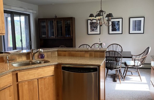 Stowe Area Condo | Perfect Stowe Location! Stunning Mountain Views in Cozy Condo 2BR- sleeps 6