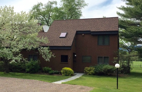 Stowe Area Condo | Perfect Stowe Location! Stunning Mountain Views in Cozy Condo 2BR- sleeps 6