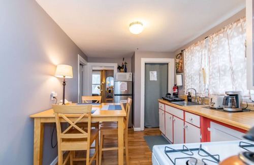 Old North End Apartment | Perfectly Located Private 2 Bdrm Apartment