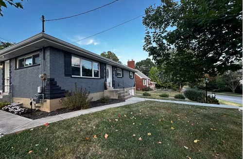 Villa Hills House | Pet friendly 4-bedroom house with fenced in yard, 2 living rooms and game room