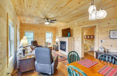 Todd House | Pet-Friendly Boone Cabin w/Mtn Views & Hot Tub!