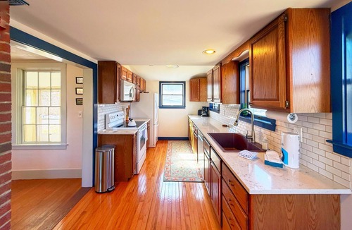 West Harwich House | Pet-Friendly Cape Escape w/Firepit & Beach Access