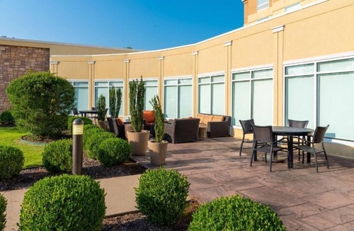 North Little Rock Hotel | Pet-Friendly Comfort w/Indoor Pool | Near Clinton Library