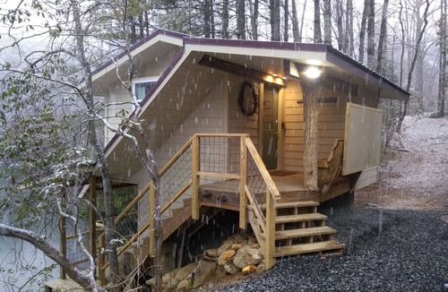 Brevard Cabin | Pet friendly Little House, Fire pit, paddle boat, 2 hammocks, porch swing, grill
