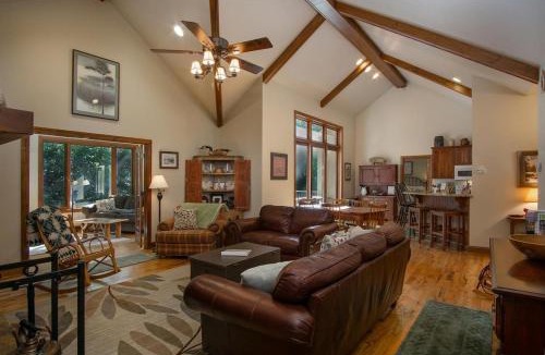Brevard House | Pine Hill · Pine Hill in Sherwood Forest