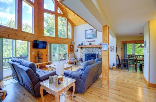 Piney Creek Cabin | Piney Creek Cabin w/ Deck, Grill & Mountain Views!