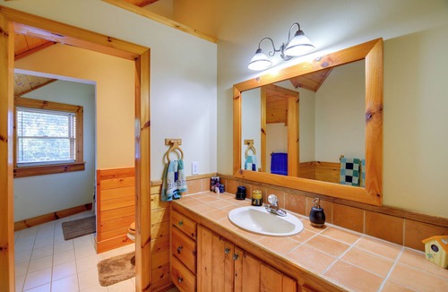 Piney Creek Cabin | Piney Creek Cabin w/ Deck, Grill & Mountain Views!
