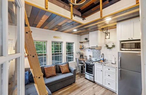 Brevard Apartment | Pisgah Paradise-Privacy, Hot Tub, and Views!
