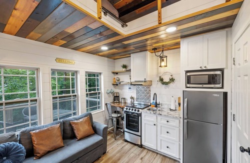 Brevard Apartment | Pisgah Paradise-Privacy, Hot Tub, and Views!