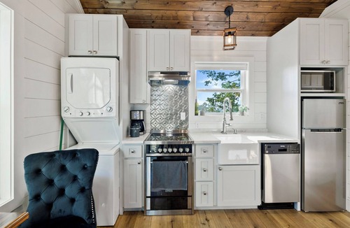 Brevard Cabin | Pisgah Perfect-Hot tub, Hammocks, Fire Pit, and Views!
