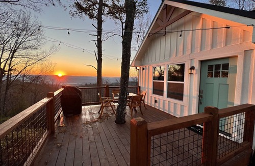 Brevard Cabin | Pisgah Perfect-Hot tub, Hammocks, Fire Pit, and Views!