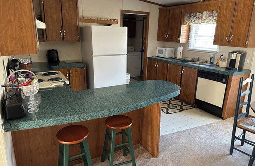 Prestonsburg Condo | Pleasant 2-bedroom condo with AC in charming Prestonsburg.