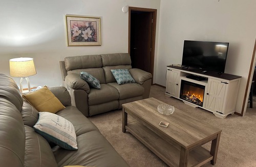 Prestonsburg Condo | Pleasant 2-bedroom condo with AC in charming Prestonsburg.