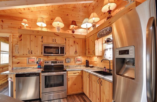 Frenchburg Cottage | Plum Crazy: Frenchburg Cabin on 1 Acre