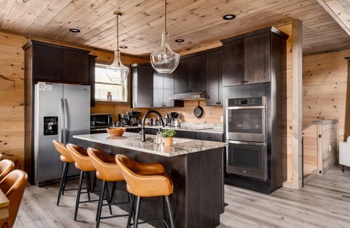 Chalet Village North Cabin | Pool/GameRoom/HotTub/VIEWS/Sleeps 15! - Oasis in the Smokies