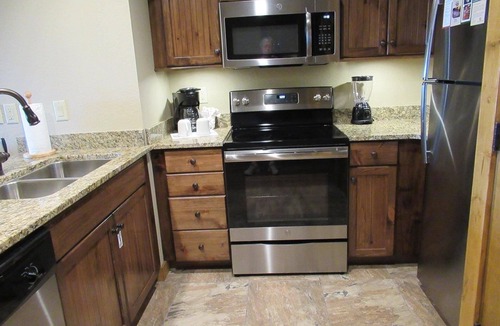 Gatlinburg Villa | Price reduced! - Premier 5-star Resort + Water Park