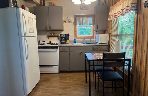 Jasper Cabin | Private and secluded mountain cabin with Ozark views from porch!