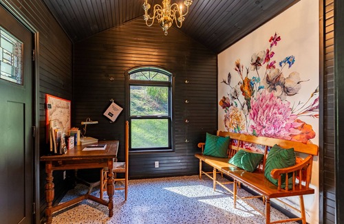Sparta House | Private Creekside Family Home. Yard, Game Room & Deck