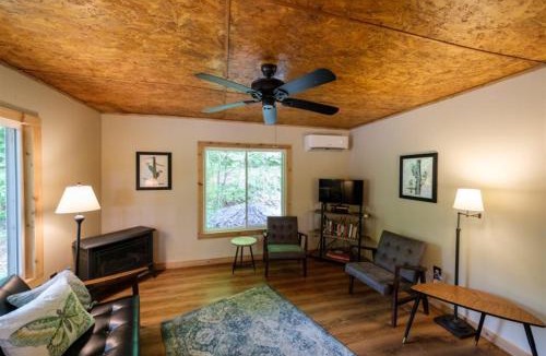Stanton House | Private Getaway 3BR wHot Tub