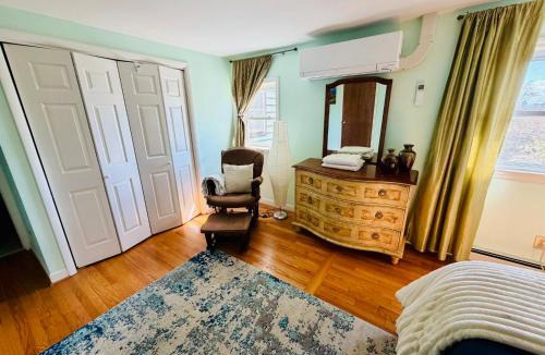 Jackson Park Apartment | Private Green Cottage near downtown