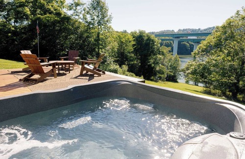 Colonial Heights House | Private Lakefront Peninsula Retreat with Hot Tub