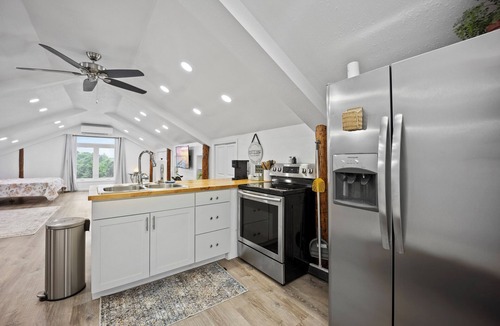 Liberty Condo | Private Loft Studio On Acreage + Near Liberty