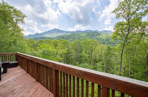 Tynecastle Cabin | Private Oasis in Tynecastle