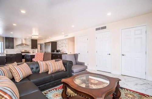Chinatown House | Private Room with a Queen Bed and Private Bathroom