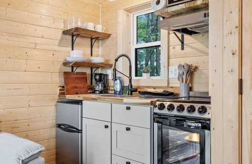 Brevard Cabin | Private Treehouse with Sauna and Epic Views!