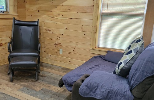 Bakersville Cabin | Quaint 1-bedroom cabin with AC in charming Bakersville