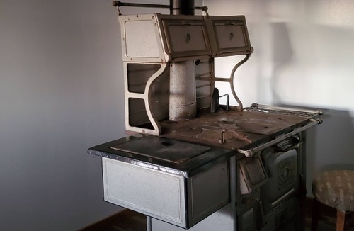 Concord Cottage | Quaint Amish Cottage in Rural Kentucky Hills