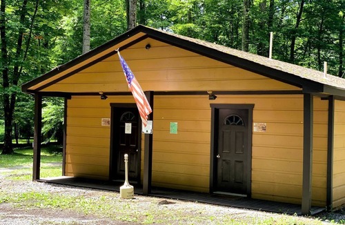 Mingo House | Quaint Cabin with Outdoor Grill and Picnic Space in West Virginia