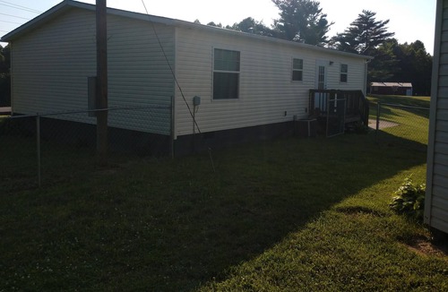 Wellington House | Quaint country cottage New Cave Run Lake and Red River Gorge
