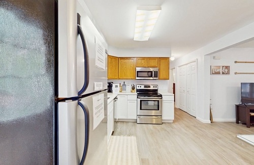 Thayerville Cottage | Quaint dog-friendly retreat near the lake w/wood stove, gas grill, & large yard