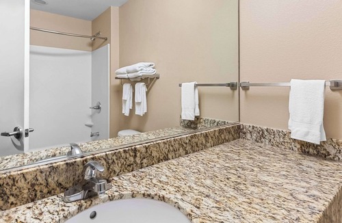 Blackwell Hotel | Quality Inn Blackwell I-35