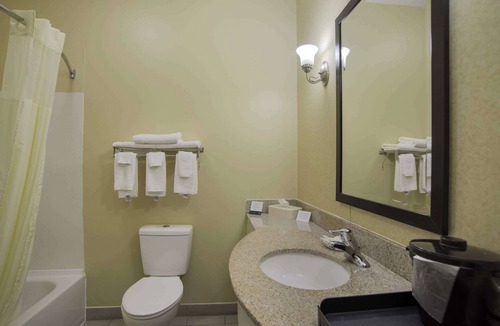 Scotland Hotel | Quality Inn & Suites Chambersburg Northeast