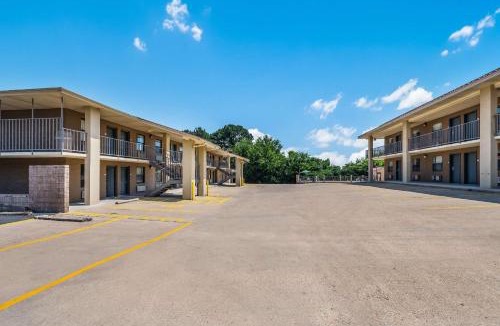 Hot Springs Hotel | Quality Inn & Suites Hot Springs-Lake Hamilton