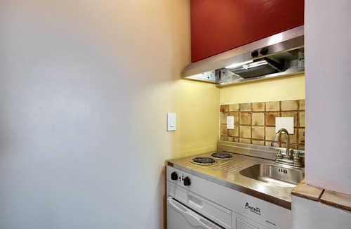 Lower Queen Anne House | Queen Anne Castle, 1 Bedroom with Sweeping City and Sound Views, 7days max.