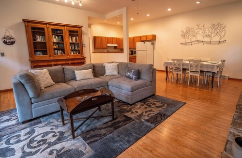 Berkeley Springs Cottage | Quiet Cottage on Five+ Acres of Woods Close to All That Berkeley Springs Offers