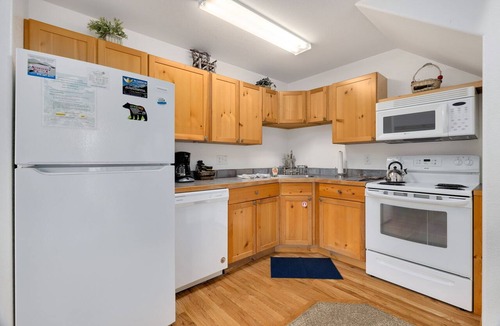 Fall River Estates Condo | Quiet Fall River Escape Fireplace Close to RMNP