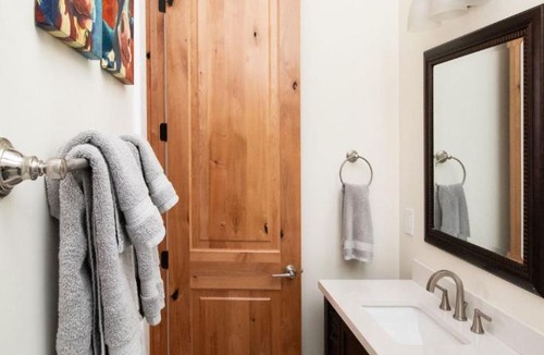 North Upper Street Apartment | Quiet, gated oasis near downtown Lexington