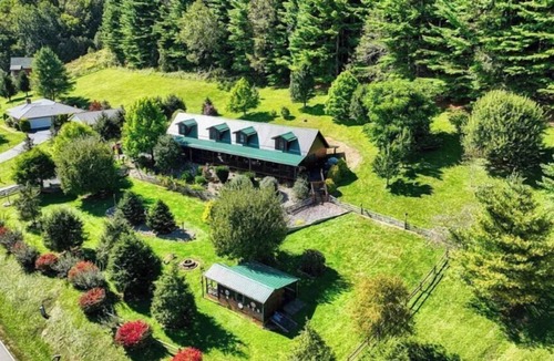 Creston House | Quiet Getaway Near Tweetsie Railroad High Gravity Adventure Park