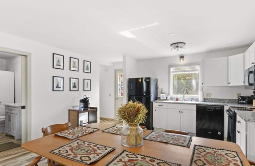 Newland Cottage | Quiet Linville Land Harbor Home Minutes from Grandfather Mtn and Blue Ridge Pkwy