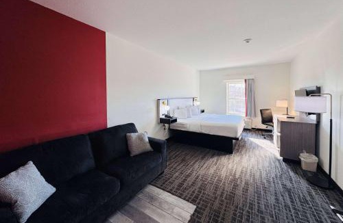 Sparta Hotel | Ramada by Wyndham Sparta/At Speedway