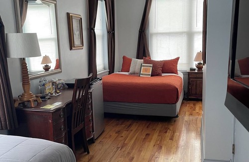 Bucktown Bed & Breakfast | Ray's Bucktown B&B